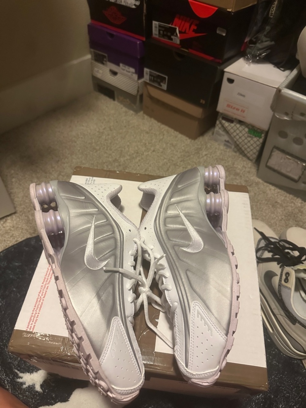 Nike Shox R4 - Picture 2 of 5